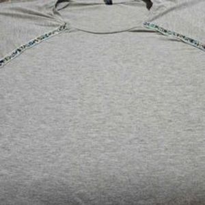 MASSINI Rhinestone trim gray tee size 3x